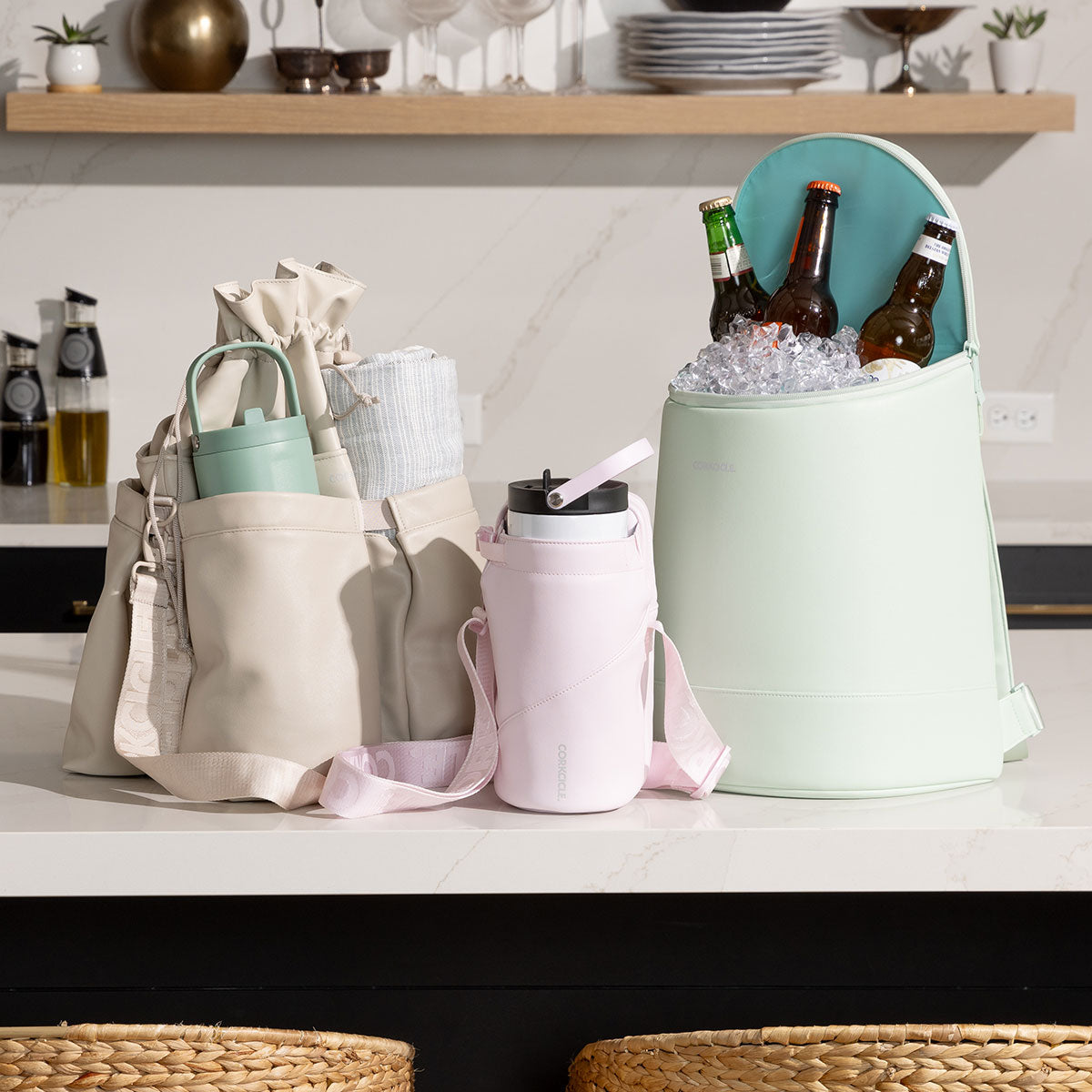 beverage-bucket-bag-f4 6c4793ad3b8e--group-lifestyle1.jpg
